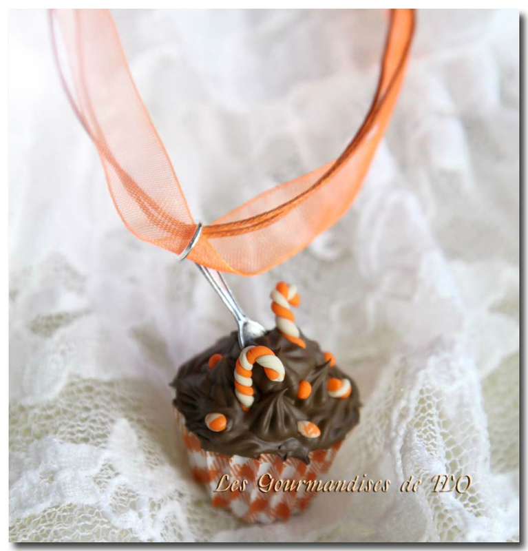 Collier cupcake chocolat orange