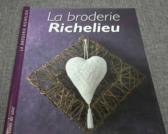 Broderie Richelieu 1
